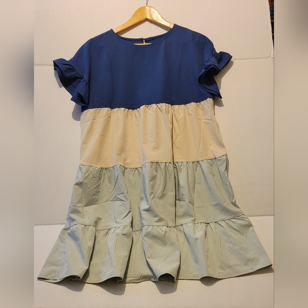 Tricolor tiered dress